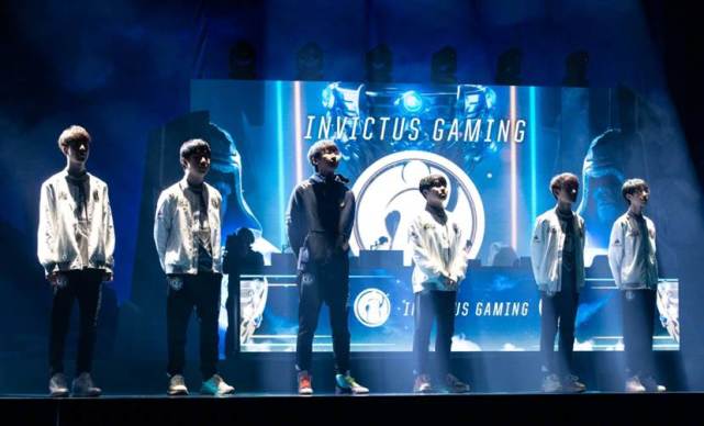  电竞主播转型教练，双重身份创佳绩