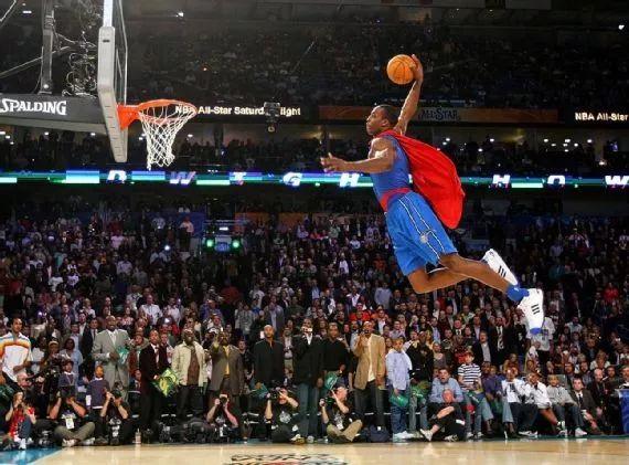  扣篮大赛创意无限，飞行大队竞逐天际