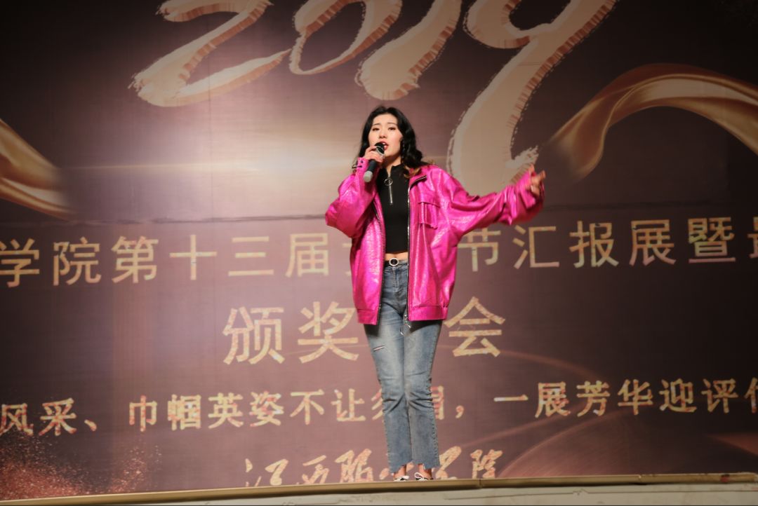  女子电竞战队崛起，巾帼英姿不让须眉