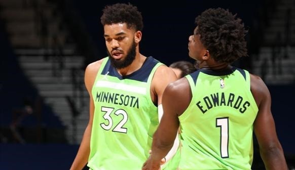  森林狼爱德华兹远投近攻展现全能