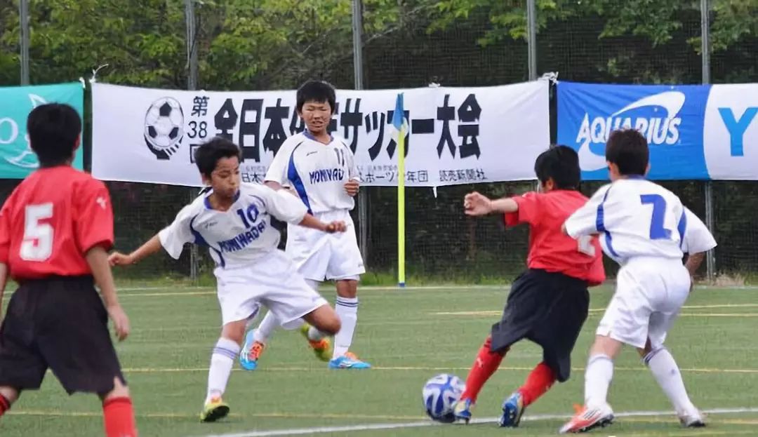  青训小将临危受命，处子球改写比分牌