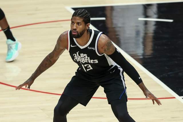  哈登准三双掌控节奏，快船主场轻取黄蜂队