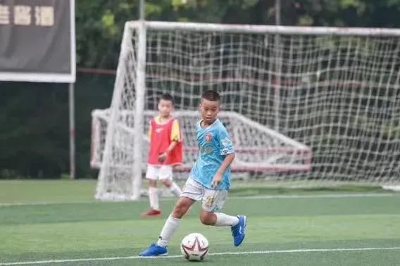  青少年足球锦标赛落幕，潜力新苗脱颖而出  