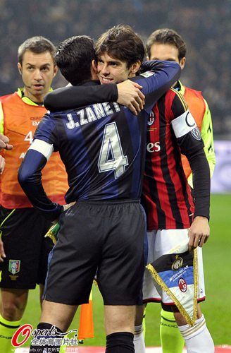  米兰双雄对决AC米兰笑到最后