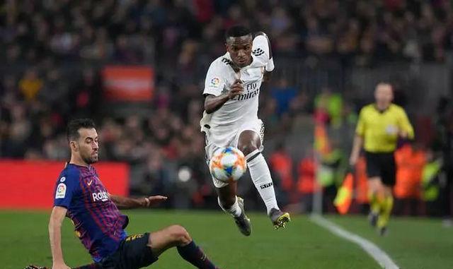  皇马新星维尼修斯绝杀，银河战舰险胜塞维利亚