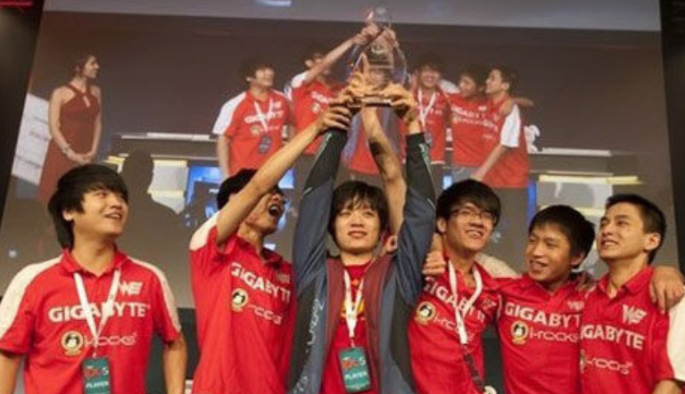  电竞选手伤病困扰，健康管理引关注